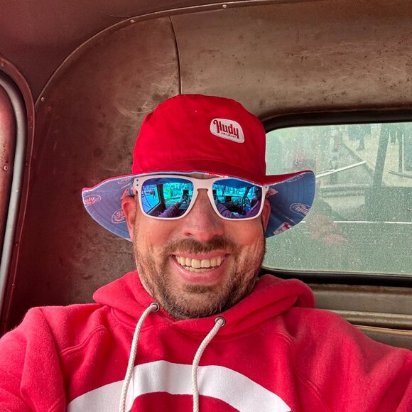 Meet your Posher, Stewart - Picture 2 of 2